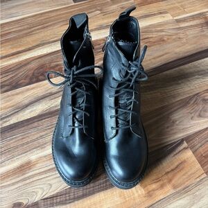 Women’s Black Lace-Up Leather Combat Boots - W 10
